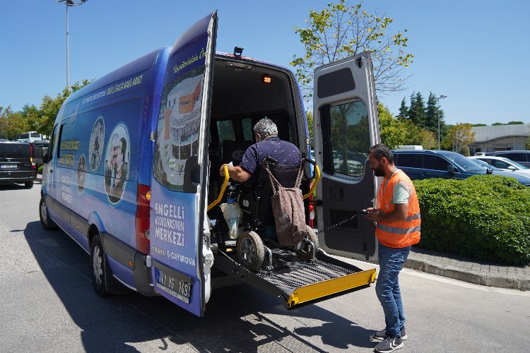 Çayırova Belediyesi'nden hasta nakil hizmeti -