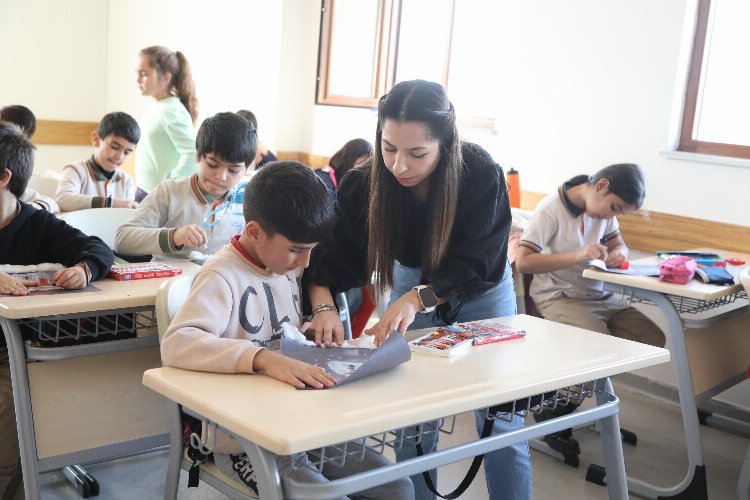 Çayırova'da eğitimle birlikte kendilerini de geliştiriyorlar -