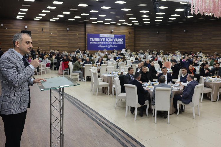 Çayırova'daki depremzedelere iftar yemeği -