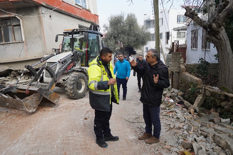 Çayırova, Defne’de hayatı normale döndürmek için çalışıyor -