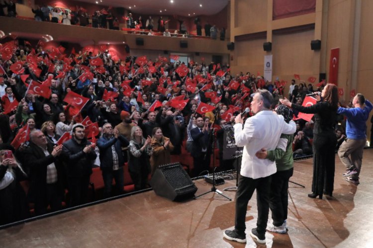 Cem Karaca, Barış Manço, Erkin Koray, Neşet Ertaş konserle anıldı -