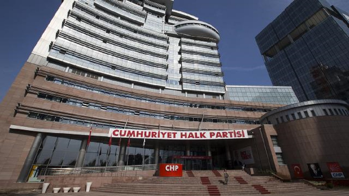 CHP’de gündem fezlekeler