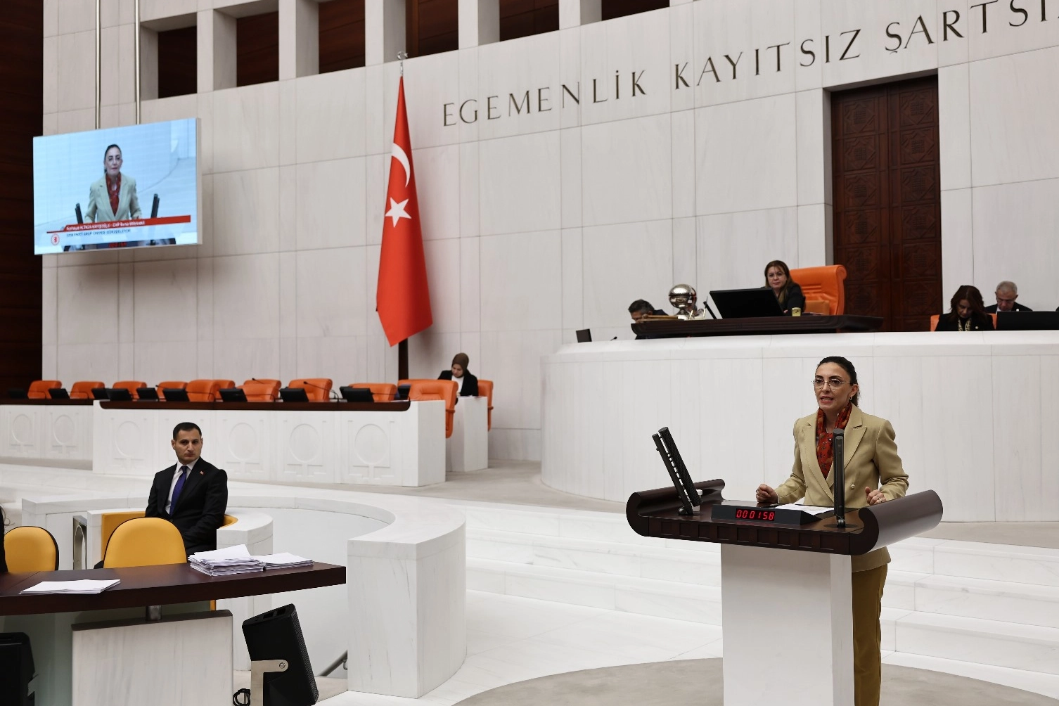 CHP'li Vekil Altaca Kayışoğlu: Esenyurt Gazze gibi! -