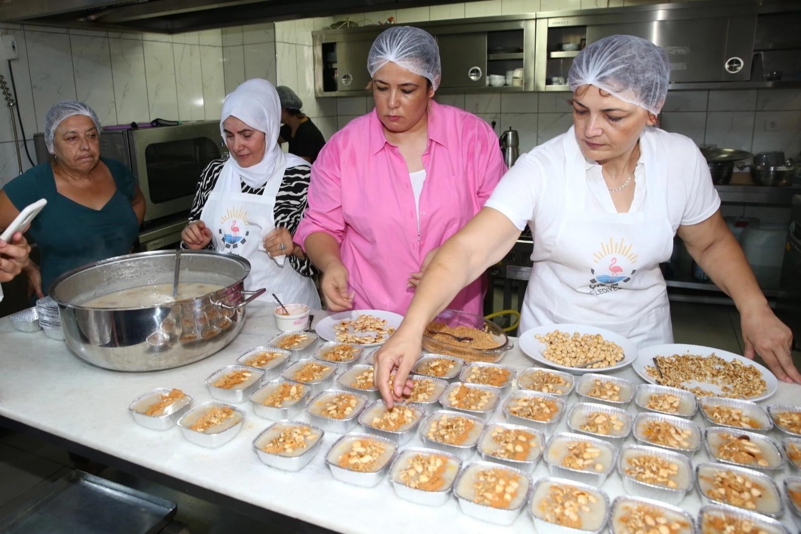 Çiğlili kadınlar aşure atölyesinde buluştu -