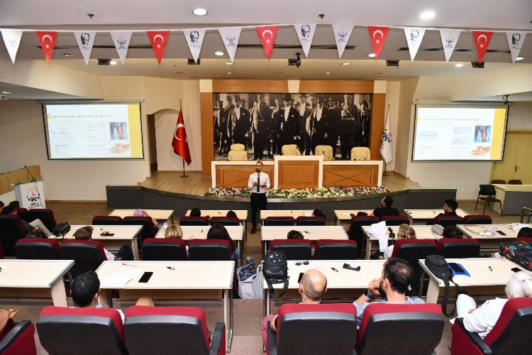 Çiğlili sporseverler sağlıklı beslenme seminerinde buluştu -