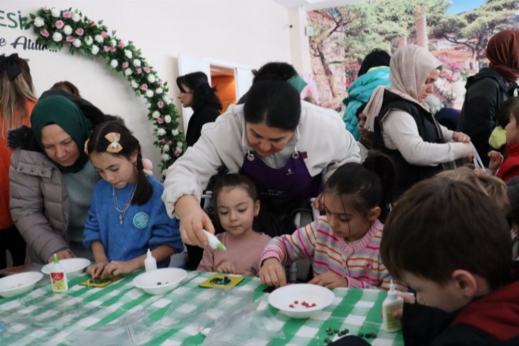 Çocuklar İzmit Çocuk Festivali’nde eğleniyor -