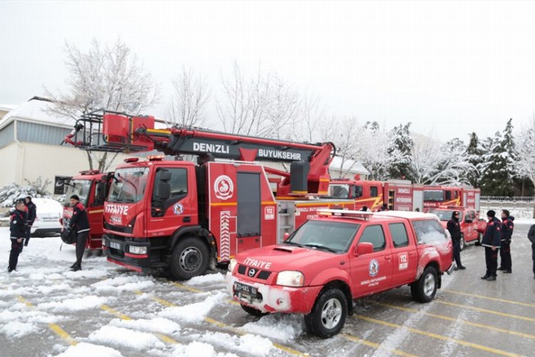 Denizli ekipleri deprem bölgesine doğru yola çıktı -