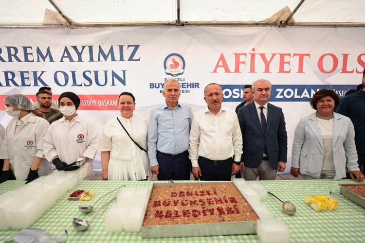 Denizlililer Büyükşehir’in geleneksel aşure hayrında buluştu -