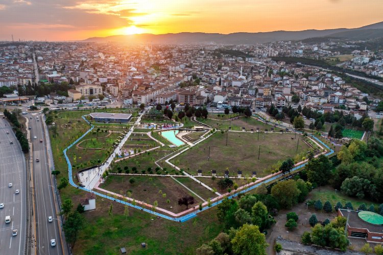 Derince Millet Bahçesi'nde temizlik çalışması -