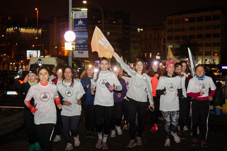 Dünya Kadınlar Günü’ne özel gece koşusu -