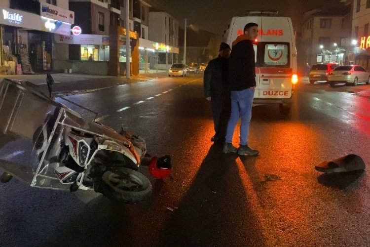 Düzce’de otomobille motosiklet çarpıştı: 2 yaralı -