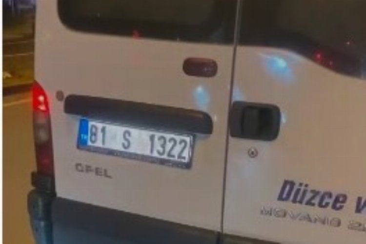 Düzce'de sahte plakalı servis aracı denetimde yakalandı -