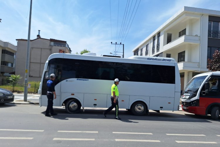 Düzce'de zabıta ve polis ortak uygulama yaptı -