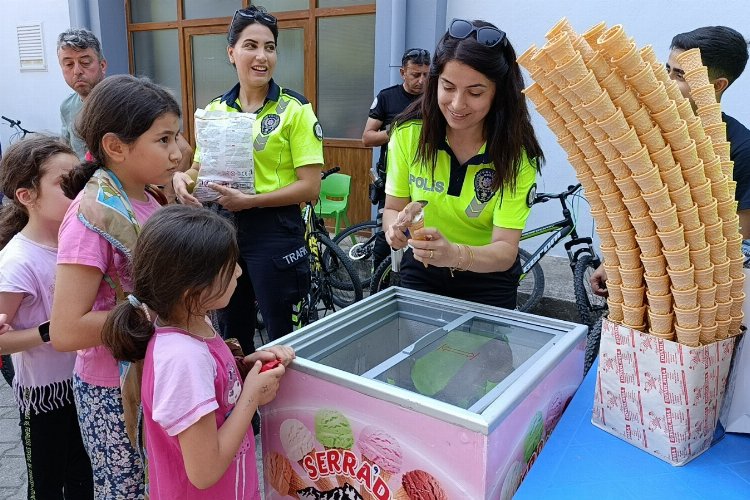 Düzce Emniyeti'nden serinleten eğitim -