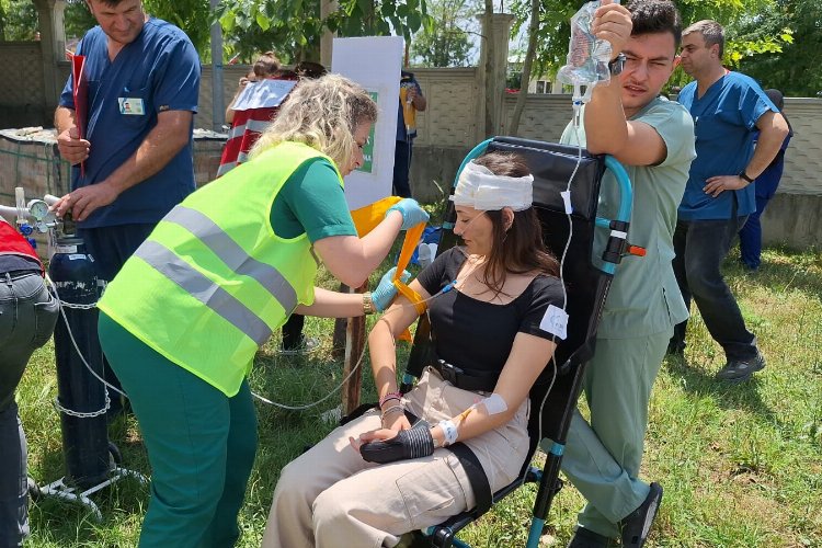 Edirne'de özel hastanede 'Acil Durum ve Afet Tatbikatı' -