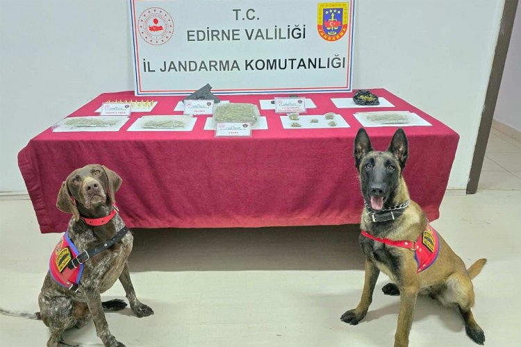 Edirne'deki operasyonda uyuşturucu madde tabanca ve fişek ele geçirildi -