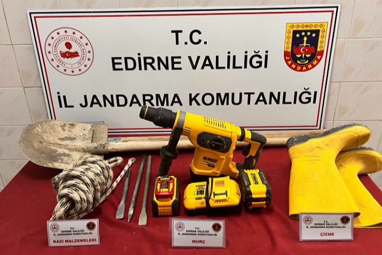 Edirne Enez'de kaçak kazı yapan şahıs yakalandı! -