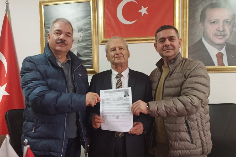 Edirne Keşan'da öğrencisine aday adaylığı formunu teslim etti -