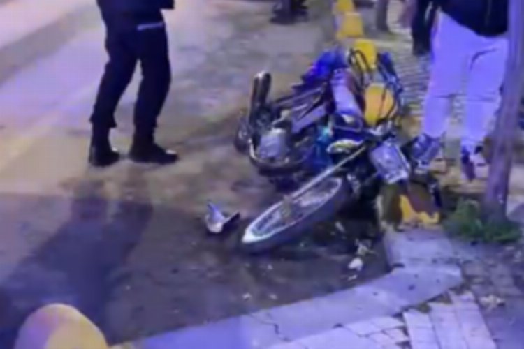 Edirne Keşan'da otomobil motosiklete çarptı: 2 yaralı -