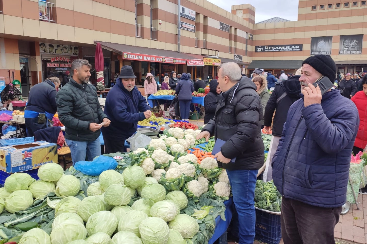 Edirne Keşan'da pazar esnafının sorunları yerinde dinlendi -