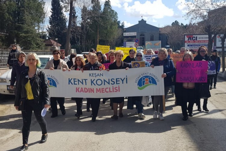 Edirne Keşanlı kadınlardan '8 Mart' yürüyüşü -