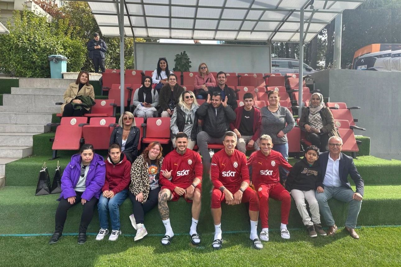 Edirneli özel gereksinimli sporcular Edirne ASKF ile Galatasaray Spor Kulübü'nü ziyaret etti -