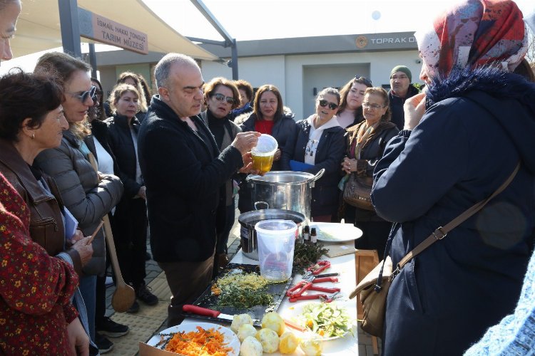 Efes Tarlası Yaşam Köyü’nde zeytinyağı sabunu atölyesi -