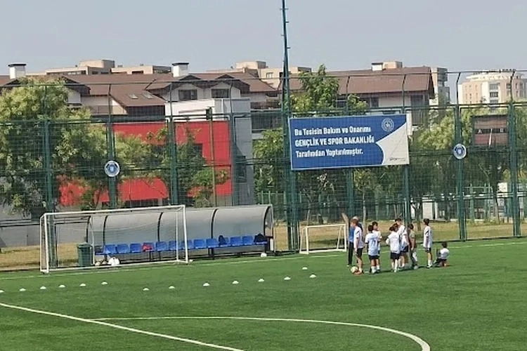 Emek Spor Tesisleri'nde geleceğin yıldızları yetişiyor -