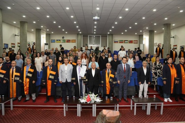 Erciyes Üniversitesi turizm mezunlarını verdi -