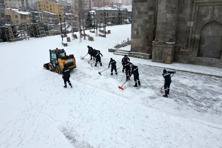 Erzurum kara teslim oldu -