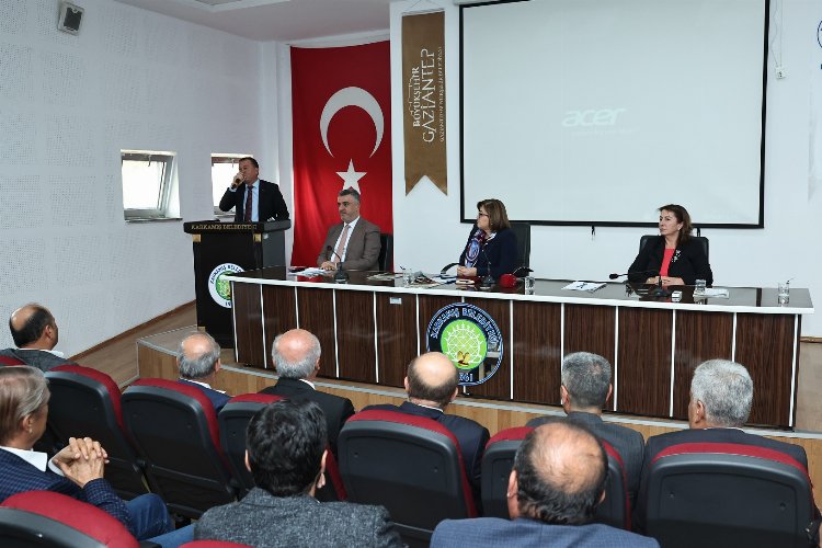 Gaziantep Büyükşehir'den biner liralık eğitim desteği -