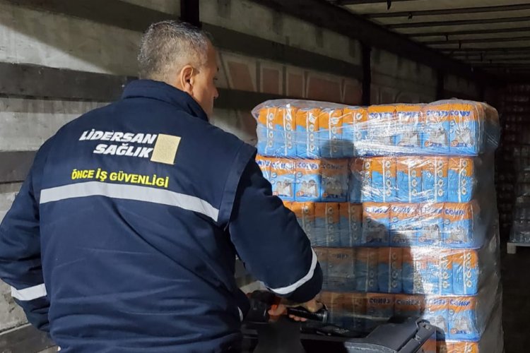 Gaziantep Büyükşehir'in insani yardım tırı Ukrayna için yola çıktı -