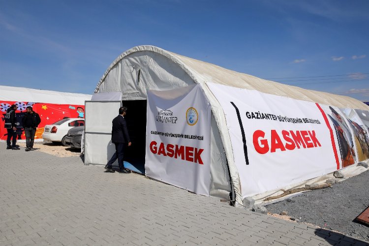 Gaziantep Nurdağı'nda aileler konteyner kente yerleştiriliyor -