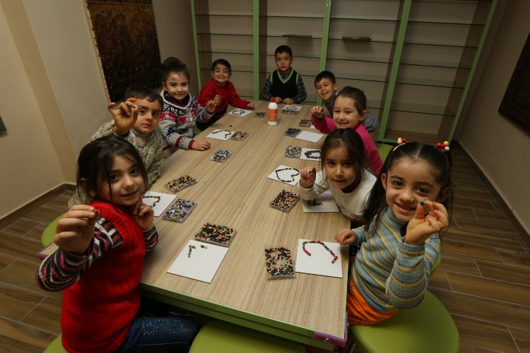 Gaziantep'ten ara tatilde çocuklara kitap sürprizi -