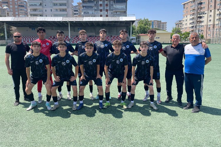 Gemlik Belediyespor U-17 Elit Lig'de şampiyon -