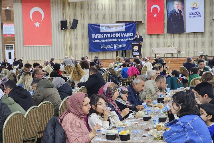 Gölcük'te Başkan Sezer afetzedelerle iftarda buluştu -