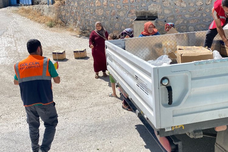 Gölcük'ten deprem bölgesine yardımlara devam -