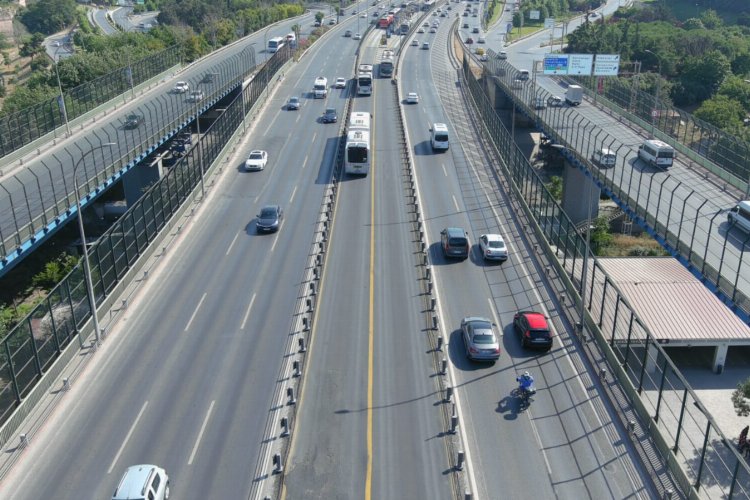 Haliç Köprüsü metrobüs yolu yenileniyor -