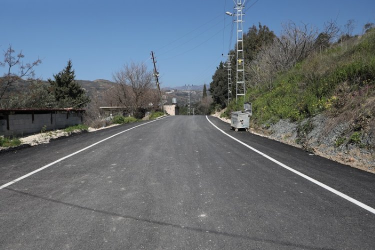 Hatay Büyükşehir'den yol onarımlarına devam -