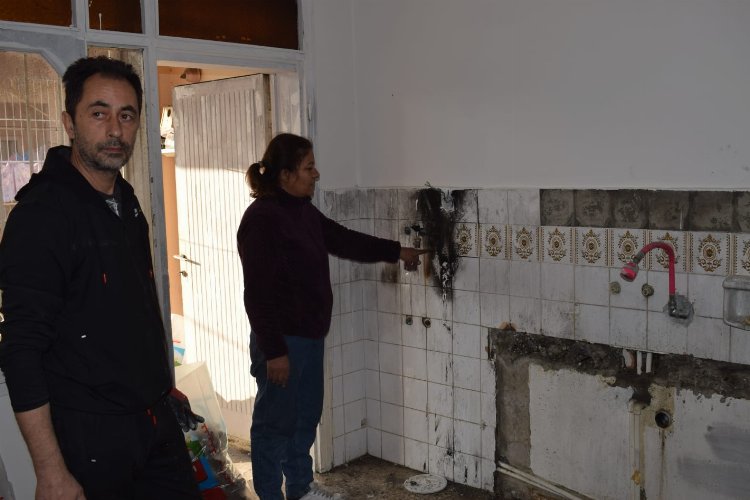 Hatay'da evi yanan aileye 'Büyük' destek -