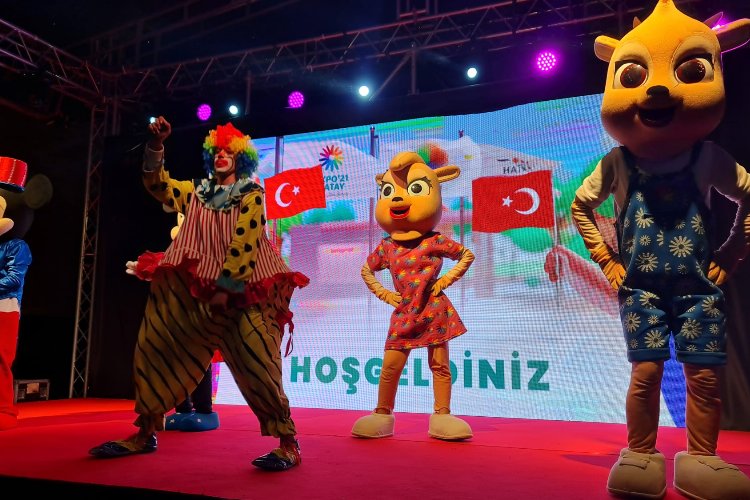 Hatay EXPO alanlarının gecesi ayrı gündüzü ayrı güzel -