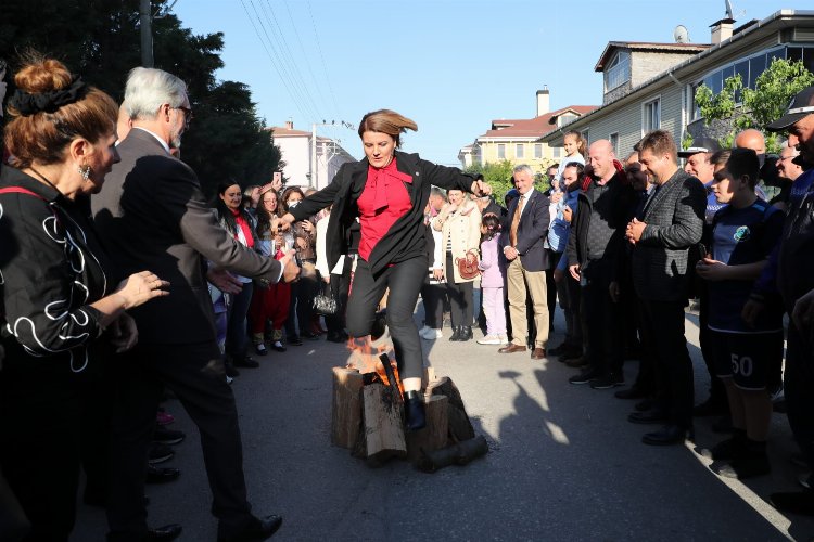 Hıdırellez coşkusu İzmit’te doyasıya yaşanıyor -