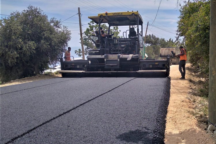 Hem seçime hem de yol çalışmasına devam -