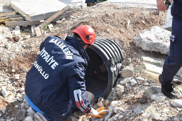 Herkes gerçek sandı, öğrenciler tatbikat yaptı -