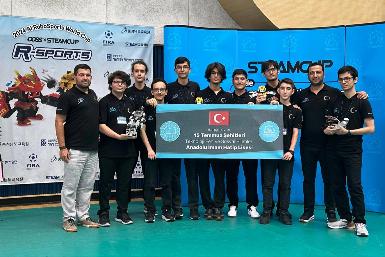 İHL'li öğrenciler Güney Kore'de dünya şampiyonu oldu -