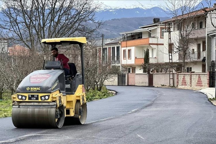 İnegöl'de Çeltikçide bağlantı yolu asfaltla kaplandı -