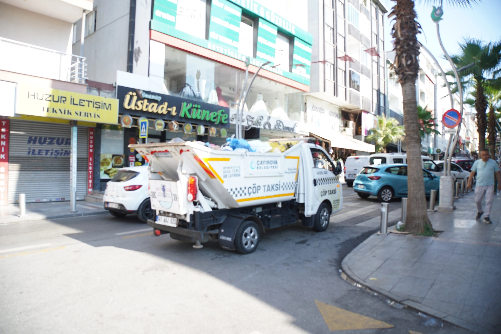 İşlek cadde ve dar sokaklarda Çöp Taksi hizmet veriyor -