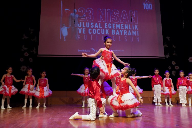 İstanbul Beylikdüzü'nde erken 23 Nisan -