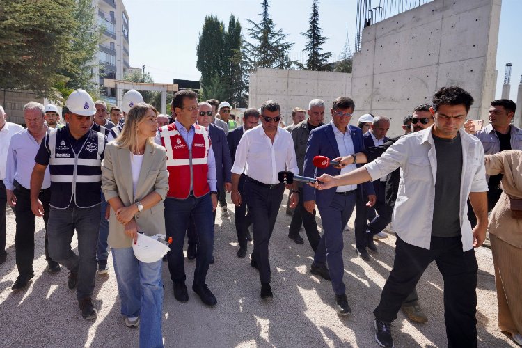 İstanbul Büyükşehir'den Elazığ'daki okul inşaatına yakın mercek -