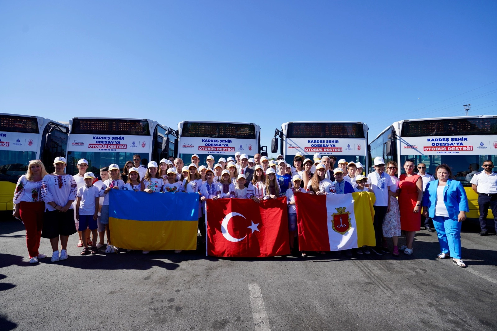 İstanbul’un otobüsleri Odessa’ya doğru yola çıktı -